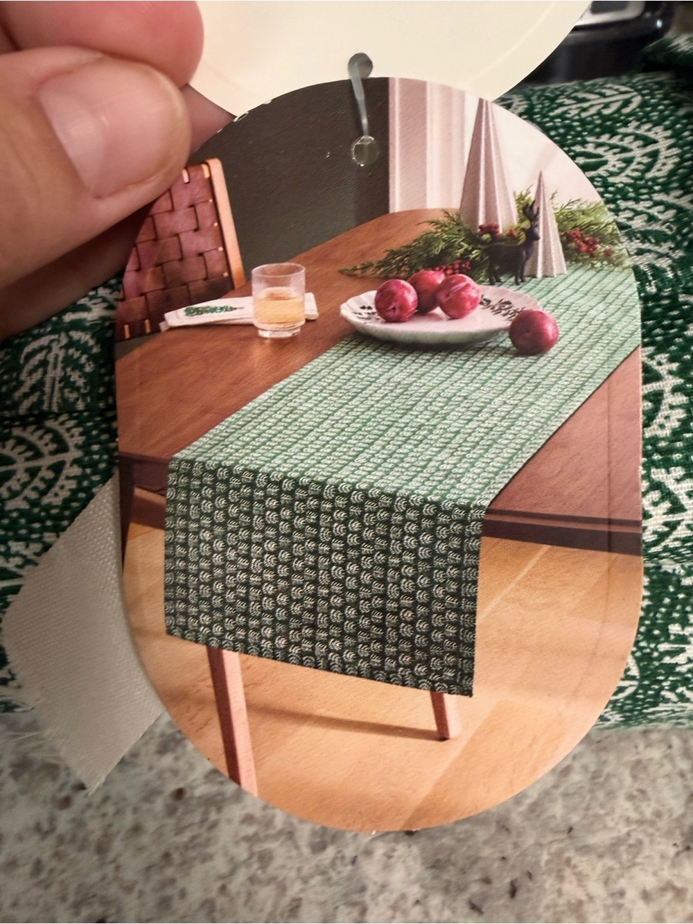 2️⃣🍃Threshold Green and White Reversible Table Runner Set of two - Picture 3 of 7